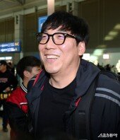 환한 미소의 김현수