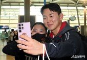 이주헌 ‘전지훈련 떠나기전 팬과 셀카~’