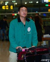 원종현, 검게 그을린 얼굴~