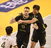 박상하 ‘비예나 너무 좋아’