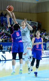 양인영 ‘골밑 슛’