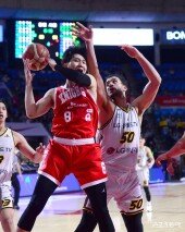 안영준 ‘리바운드는 내가’