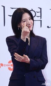 이영애, 나이 역행하는 손하트