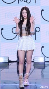 리센느 제나, 순수미 드러나는 인사