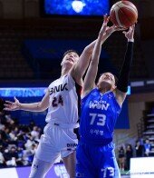 김소니아-모모나 ‘치열한 리바운드 다툼!’