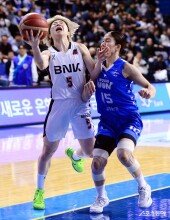 안혜지 ‘반드시 넣을테야~’