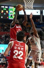 워니 ‘승리의 탭 슛’