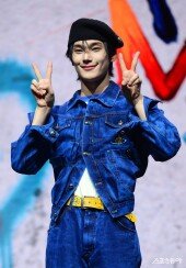 이븐 박한빈 ‘깜찍한 V~’