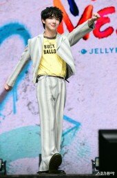 이븐 유승언 ‘당당한 포즈~’