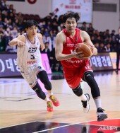 정관장 유니폼 입은 김영현