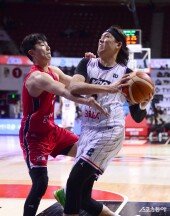 최준용 ‘반칙 얻어냈어’