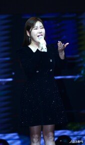 송가인, ‘평생’ 오프닝 무대