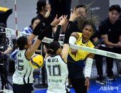 모마, 파괴력 념치는 스파이크!