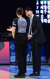 김태술 감독의 격렬한 어필