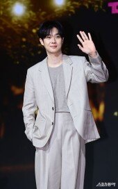 최우식, 멜로로 돌아왔어요