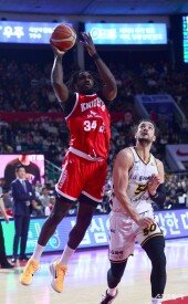 워니 ‘가볍게 슛’