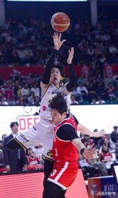 전성현 ‘날아가라’