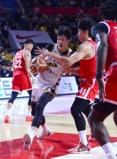 최진수 ‘뚫어야해’