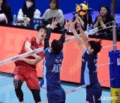 임성진, 블로커 터치 아웃 노린다