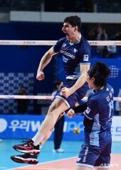 니콜리치, 극적인 승리에 포효