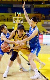 송윤하 ‘수비가 너무해~’