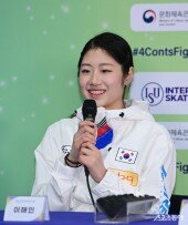 이해인, 수줍은 인사