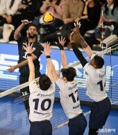 레오 ‘고공 강타’