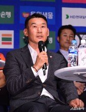 조성환 감독, 부산팬들 기대하세요