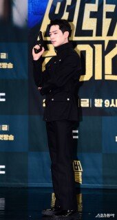 서강준 ‘언더커버 하이스쿨 작전 투입’