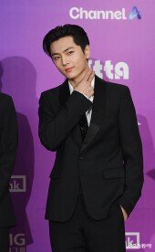 엔하이픈 제이, 여심 녹이는 눈빛