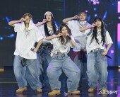 영파씨, ‘디어워즈’ 축하 공연