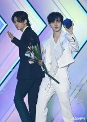 제로베이스원 장하오, ‘유픽 인기상’에 끝까지 인사