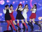 피프티피프티, 사랑스러운 무대