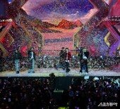 앤하이픈, 디 어워즈 피날래 무대