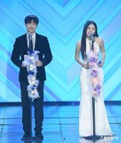 배인혁-김지은, 한복 아닌 드레스로