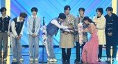 안은진, NCT WISH-라이즈 수상 축하해요