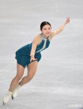 윤아선, 상큼한 미소로 등장