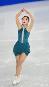 윤아선, 요정 같은 모습으로