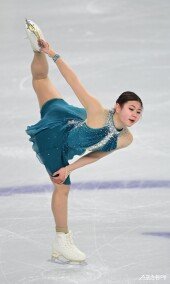 윤아선, 연기에 집중