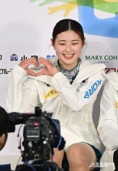 윤아선, 사랑스러운 웃음