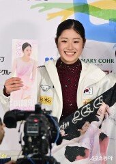 이해인, 귀여운 미소로 기다리는 점수