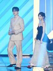 박진영-노정의, 시선 사로잡는 한걸음