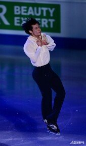 김현겸, 과감한 점프