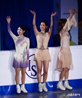 함께 공연 펼치는 최다빈-임은수-위서영