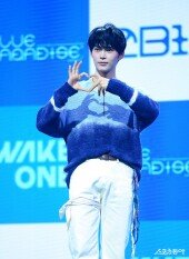 제로베이스원 성한빈 ‘완벽 리더’