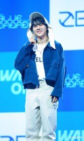 제로베이스원 석매튜 ‘햇살 미소’