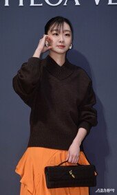 김다미, 러블리한 볼하트