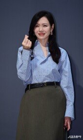 손예진, 팬심 녹이는 손하트