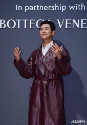 주지훈, 백강현에 미술관 나들이