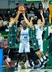 정효근 ‘내가 잡을께’